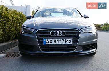 Седан Audi A3 2015 в Новояворовске