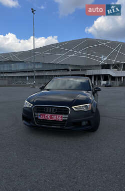 Седан Audi A3 2015 в Львове