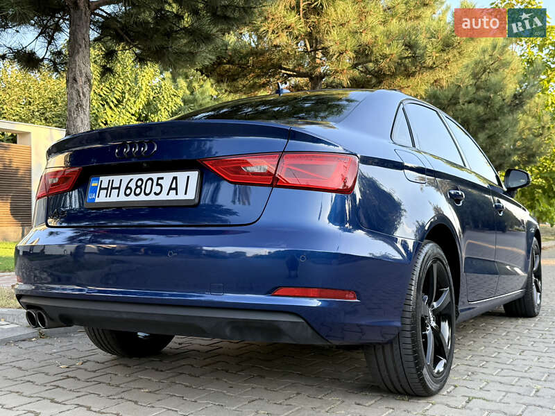 Седан Audi A3 2015 в Одессе