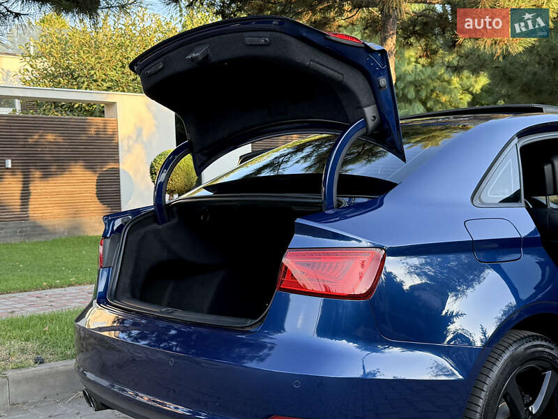 Седан Audi A3 2015 в Одессе