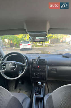 Хэтчбек Audi A3 2001 в 