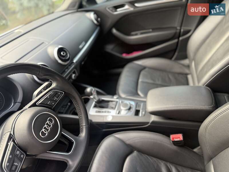 Седан Audi A3 2018 в Киеве фото 18 Седан Audi A3 2018 в Киеве