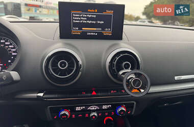 Седан Audi A3 2016 в 