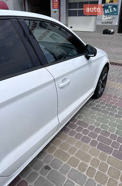 Седан Audi A3 2015 в 