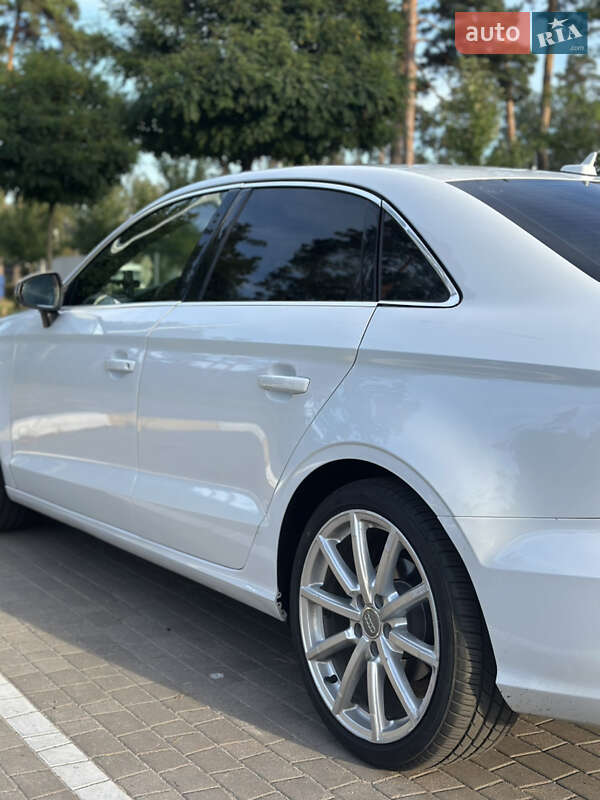 Седан Audi A3 2015 в Киеве