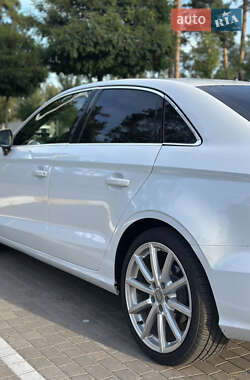 Седан Audi A3 2015 в 