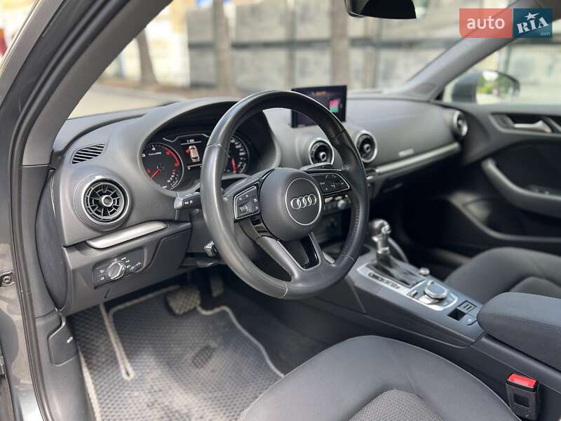 Хэтчбек Audi A3 2019 в Львове