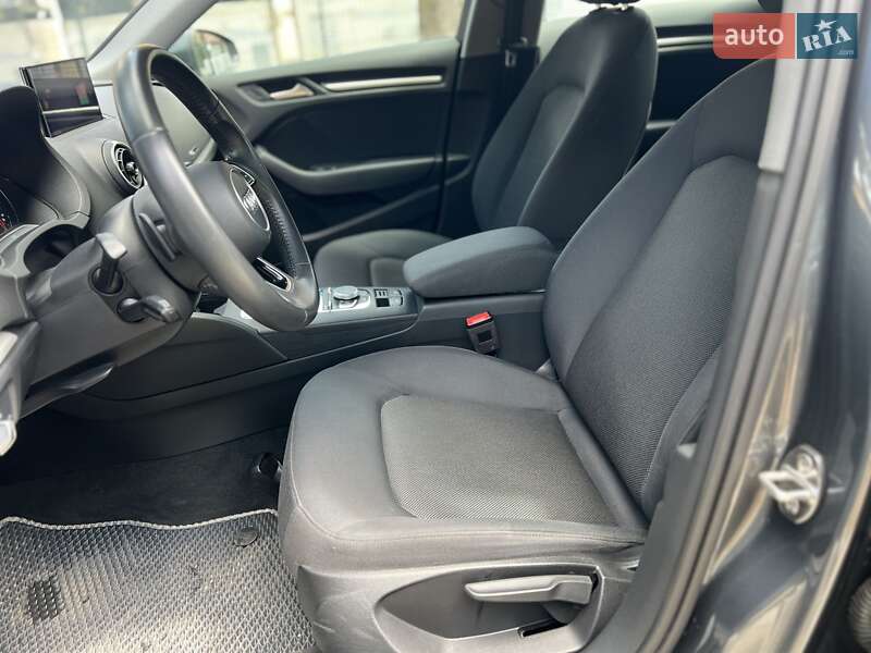 Хэтчбек Audi A3 2019 в Львове