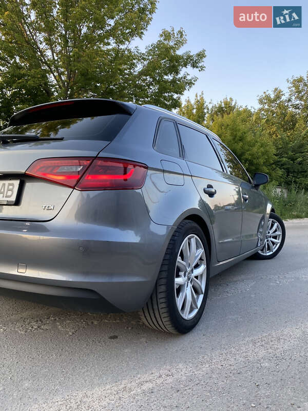 Хэтчбек Audi A3 2016 в Киеве