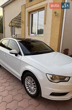 Седан Audi A3 2016 в 