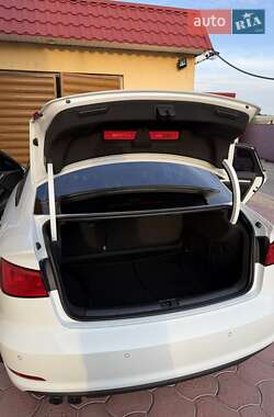 Седан Audi A3 2016 в 