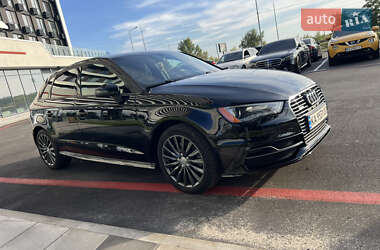 Хетчбек Audi A3 2016 в 