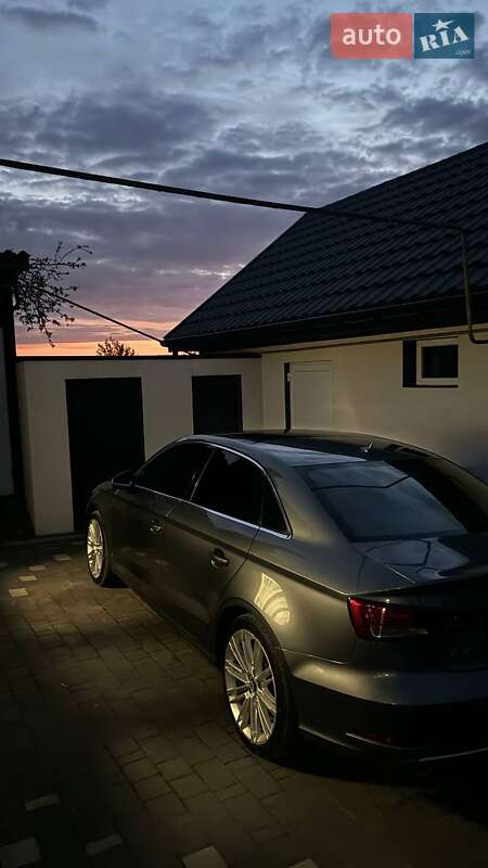 Седан Audi A3 2018 в Львове