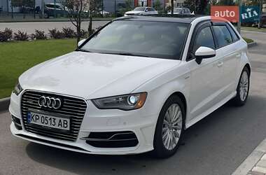 Хетчбек Audi A3 2016 в 