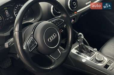 Хетчбек Audi A3 2016 в 