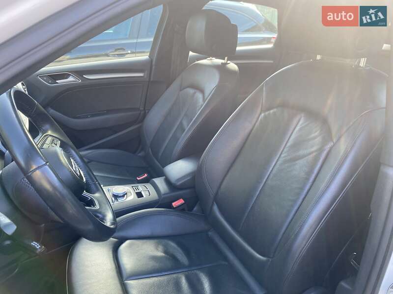 Седан Audi A3 2018 в Львове