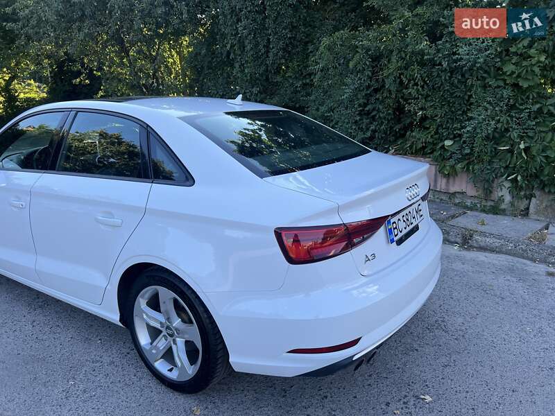 Седан Audi A3 2018 в Львове