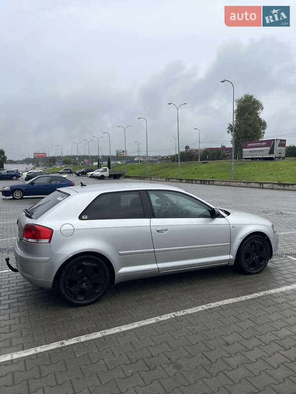 Хэтчбек Audi A3 2004 в Киеве