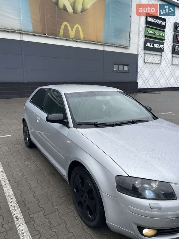 Хэтчбек Audi A3 2004 в Киеве