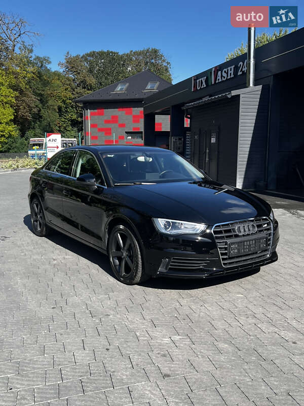 Седан Audi A3 2015 в Самборе