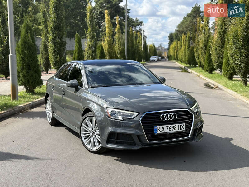 Седан Audi A3 2017 в Киеве