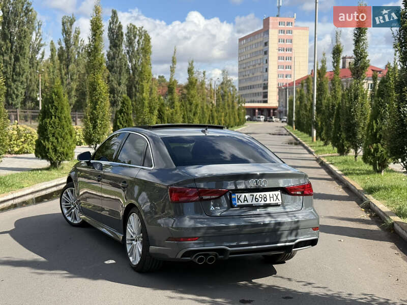 Седан Audi A3 2017 в Киеве