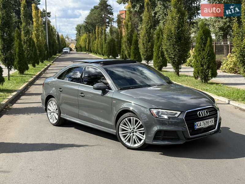 Седан Audi A3 2017 в Киеве