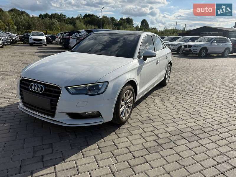Седан Audi A3 2015 в Львове