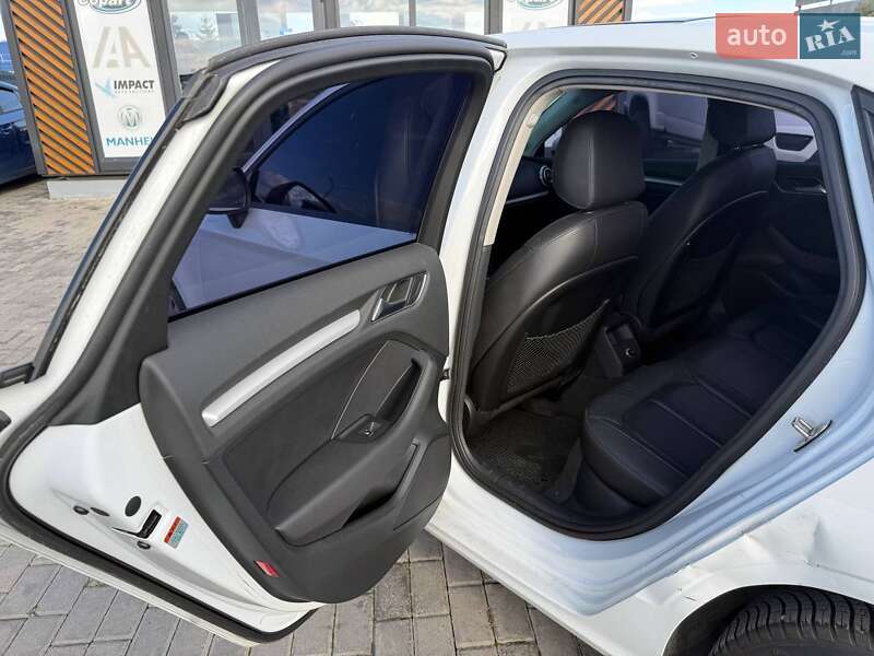 Седан Audi A3 2015 в Львове