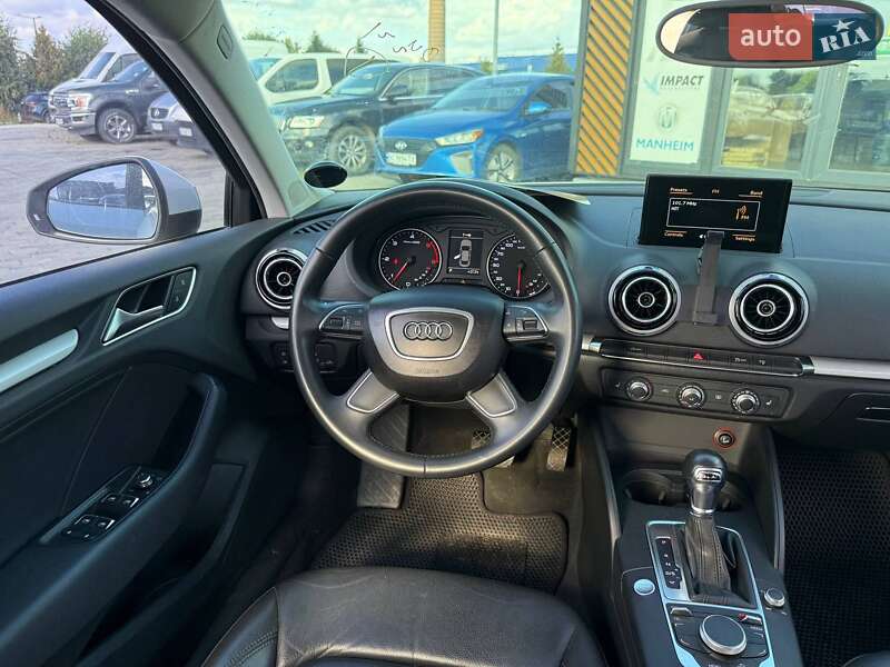 Седан Audi A3 2015 в Львове
