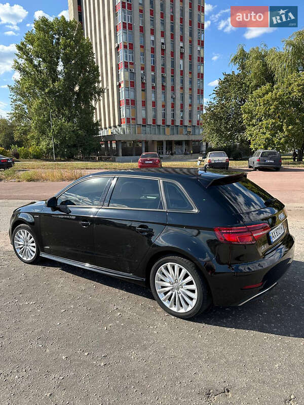 Хэтчбек Audi A3 2018 в Харькове