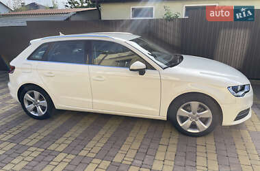 Хетчбек Audi A3 2013 в 