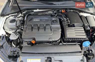 Хетчбек Audi A3 2013 в 
