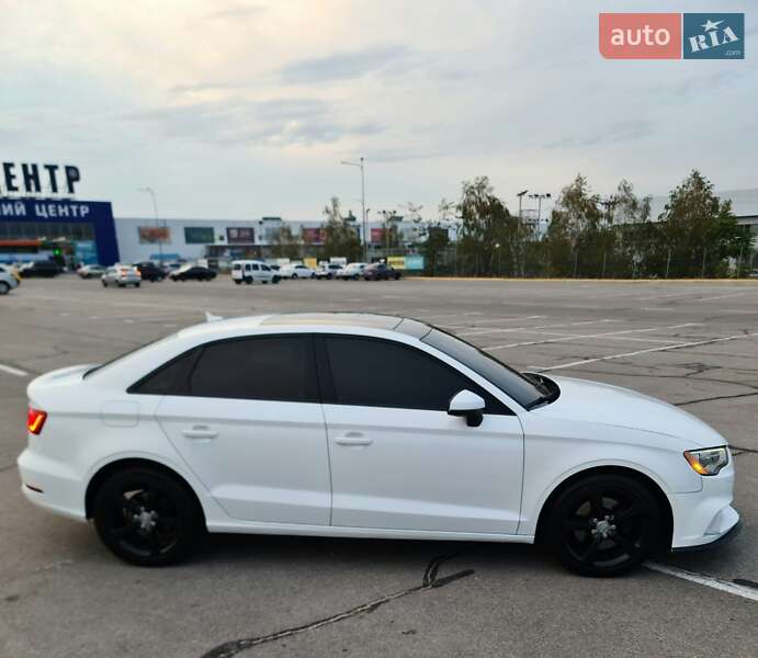 Седан Audi A3 2015 в Запорожье