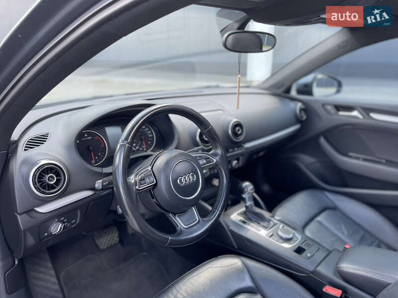 Седан Audi A3 2015 в Луцке