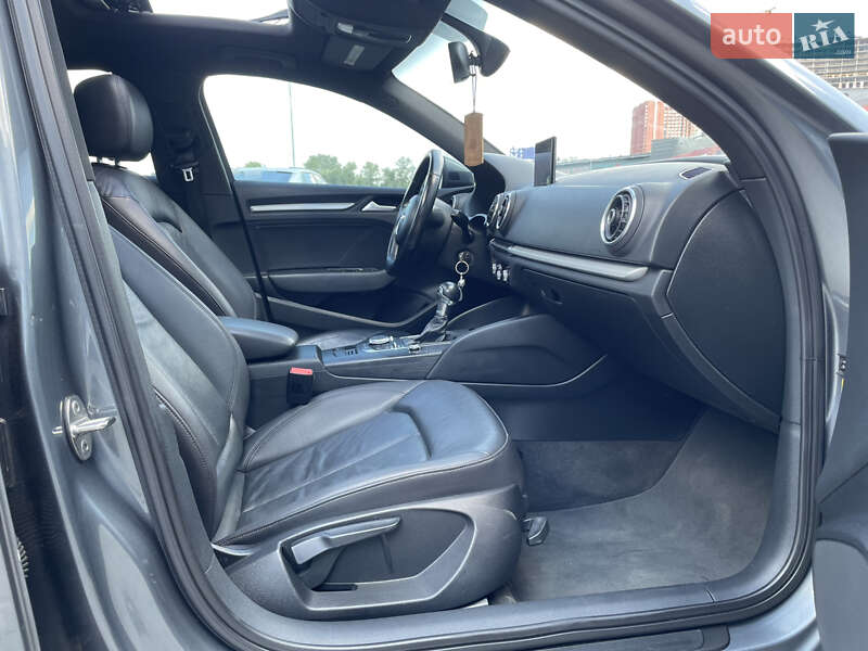 Седан Audi A3 2015 в Луцке