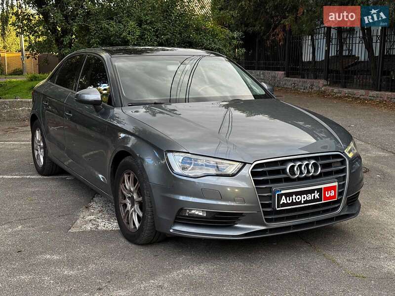 Седан Audi A3 2016 в Киеве