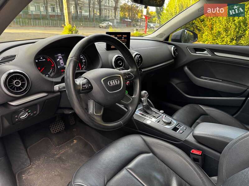 Седан Audi A3 2016 в Киеве
