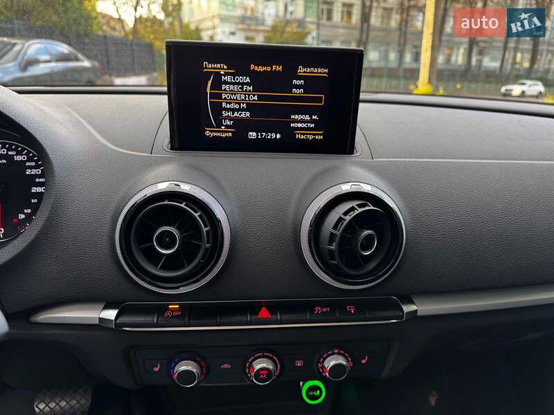 Седан Audi A3 2016 в Киеве
