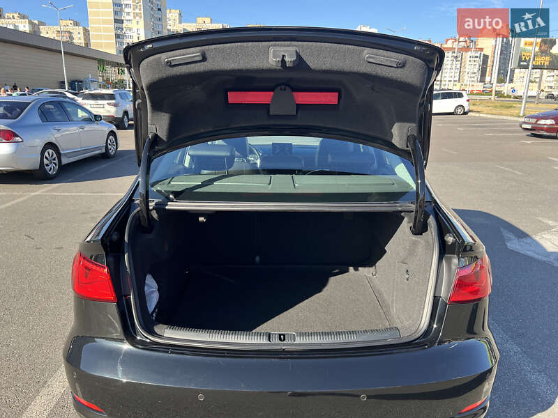 Седан Audi A3 2015 в Киеве
