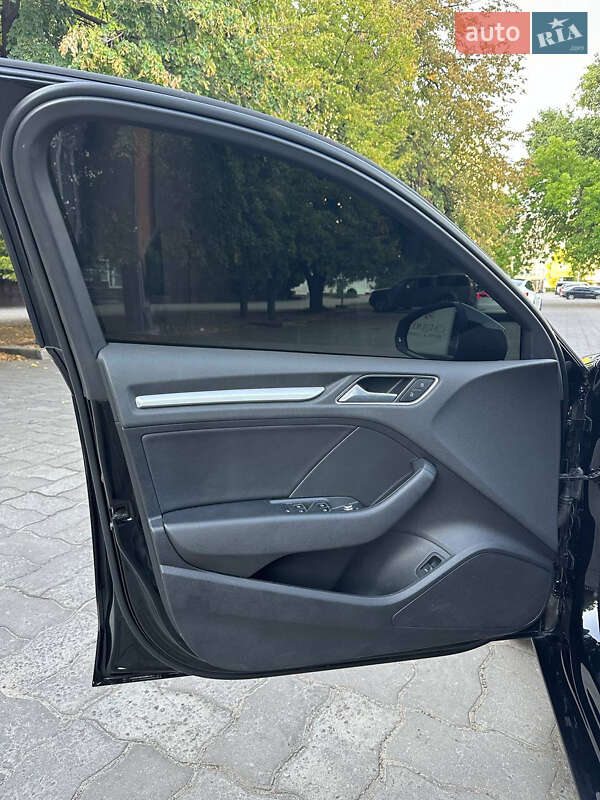 Седан Audi A3 2015 в Запоріжжі