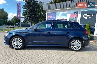Хэтчбек Audi A3 2016 в 