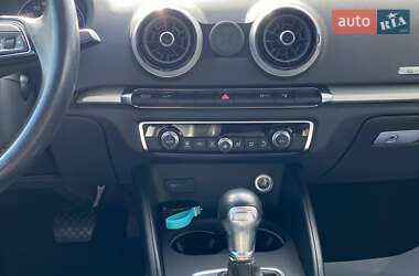 Хэтчбек Audi A3 2016 в 