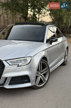 Седан Audi A3 2016 в 