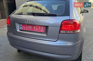 Хэтчбек Audi A3 2004 в 