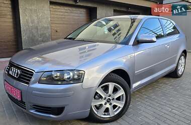 Хэтчбек Audi A3 2004 в 