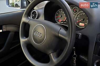 Хэтчбек Audi A3 2004 в 