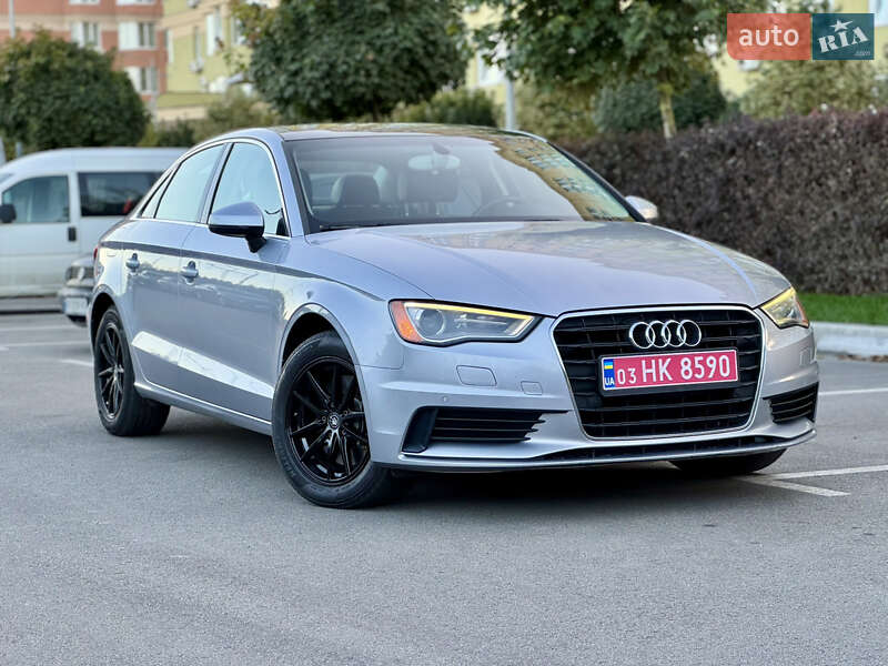 Седан Audi A3 2015 в 