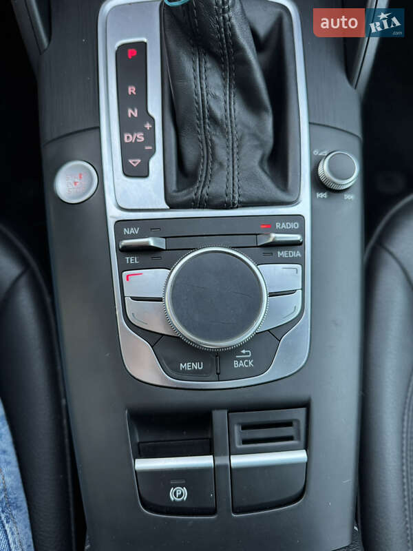 Седан Audi A3 2015 в Киеве