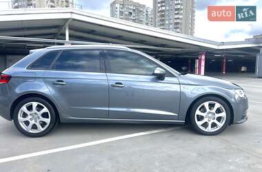 Хетчбек Audi A3 2016 в 